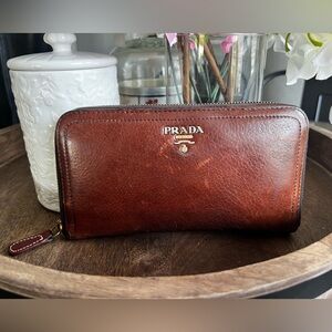 Prada Authentic Smooth Genuine Leather Zippy Wallet. Excellent Used Condition.